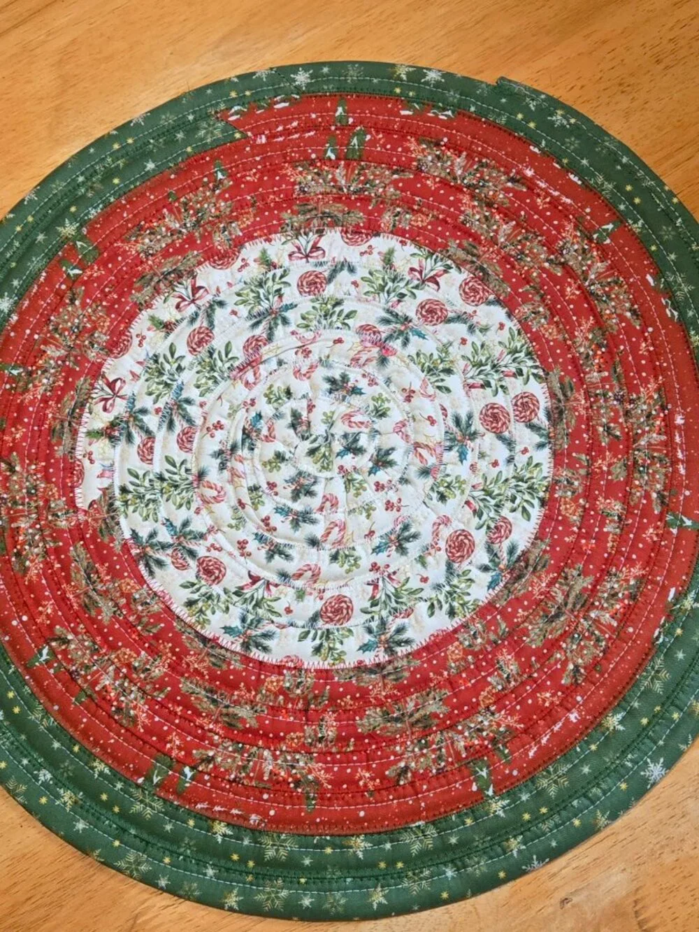 Traditional Christmas Round Jelly Roll Placemats Set of 5